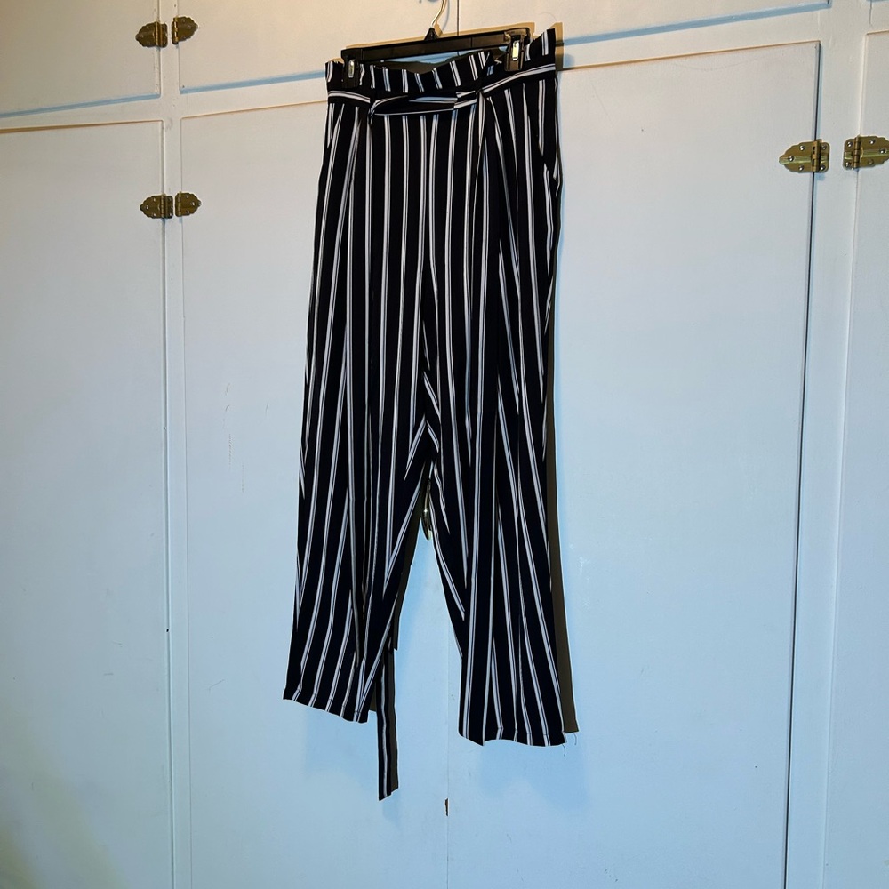 Striped Black & White Paperbag Top Slacks